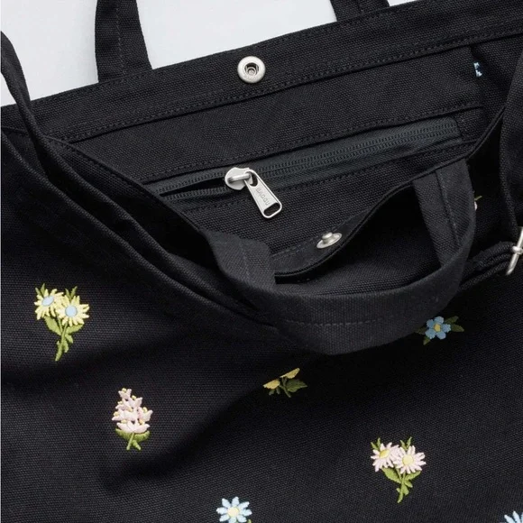 BAGGU Horizontal Duck Bag - Embroidered Ditsy Black Floral - Picture 2 of 5